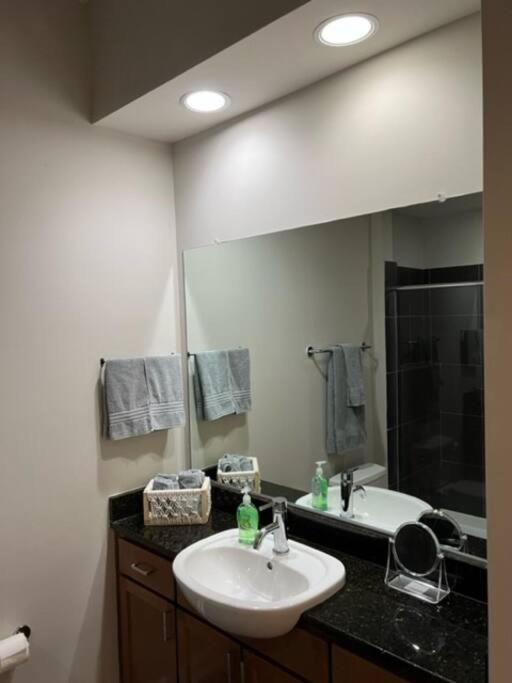 Apartmán Townhouse In Uptown King Bed-Wi-Fi-Free Parking-Pool Charlotte Exteriér fotografie