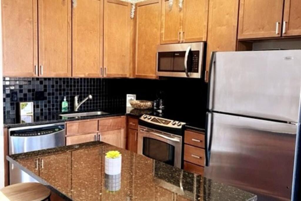 Apartmán Townhouse In Uptown King Bed-Wi-Fi-Free Parking-Pool Charlotte Exteriér fotografie