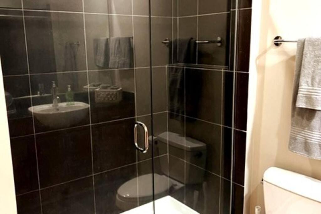 Apartmán Townhouse In Uptown King Bed-Wi-Fi-Free Parking-Pool Charlotte Exteriér fotografie